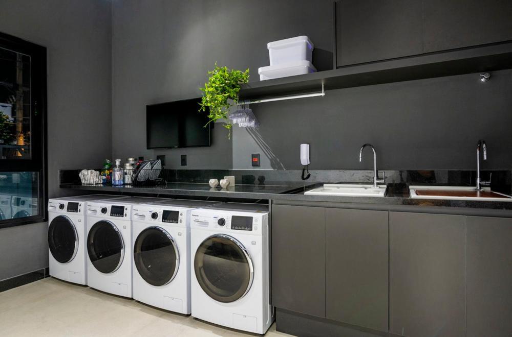 Apartamento Moderno Com Piscina Proximo A Faria Lima & Congonhas São Paulo